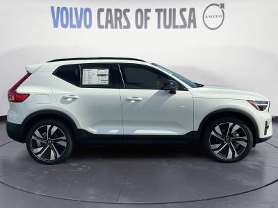 2026 Volvo XC40 B4 Plus