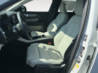 2026 Volvo XC40 B4 Plus