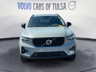 2025 Volvo XC40 B5 Plus Dark Theme