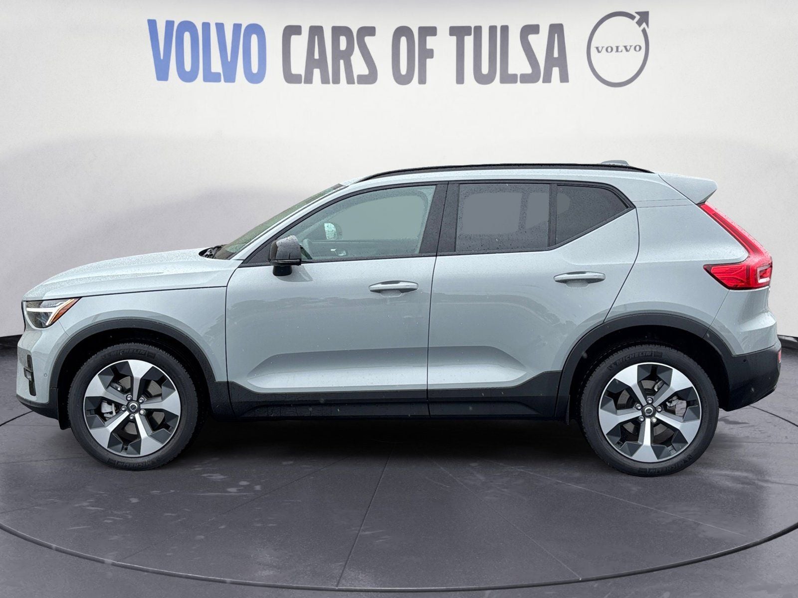 2026 Volvo XC40 B5 Plus