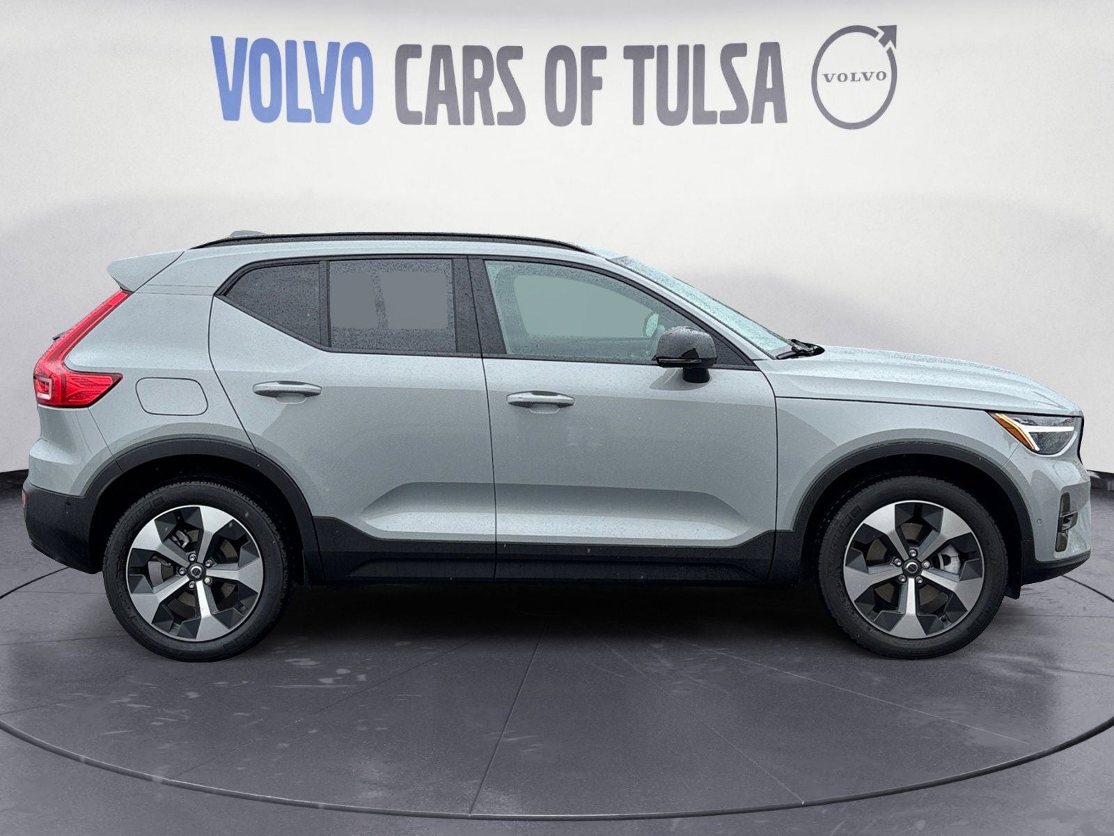 2026 Volvo XC40 B5 Plus