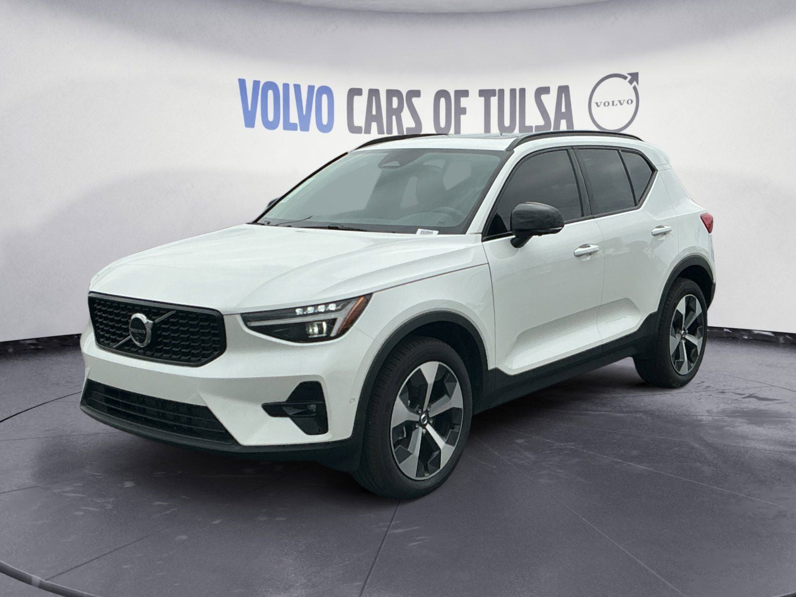 2026 Volvo XC40 B5 Plus