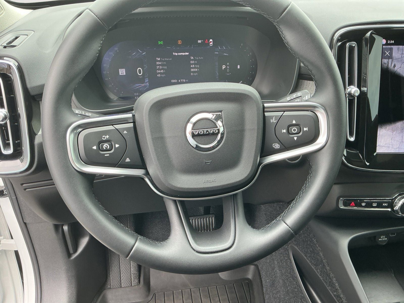 2026 Volvo XC40 B5 Plus