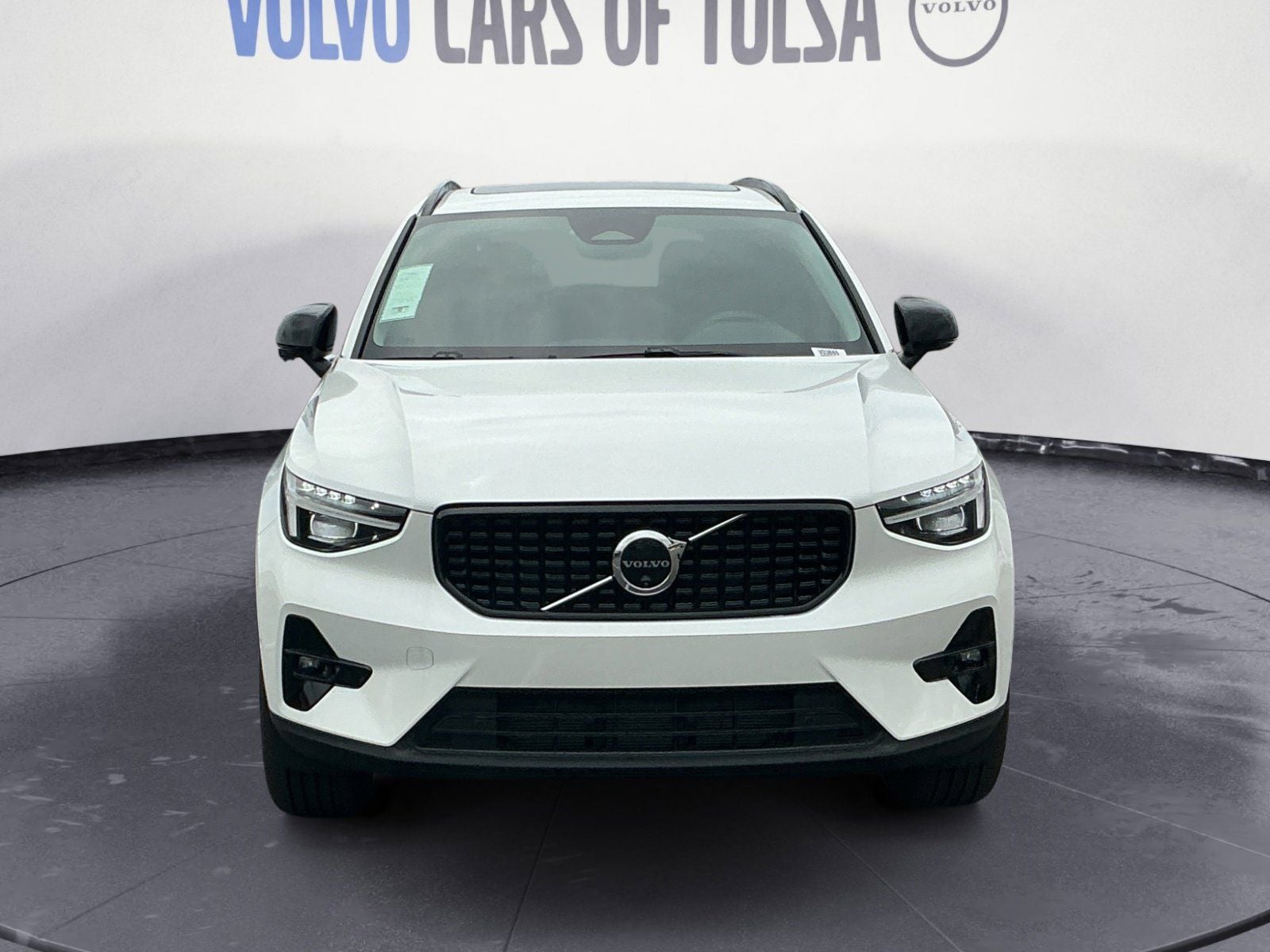 2026 Volvo XC40 B5 Plus