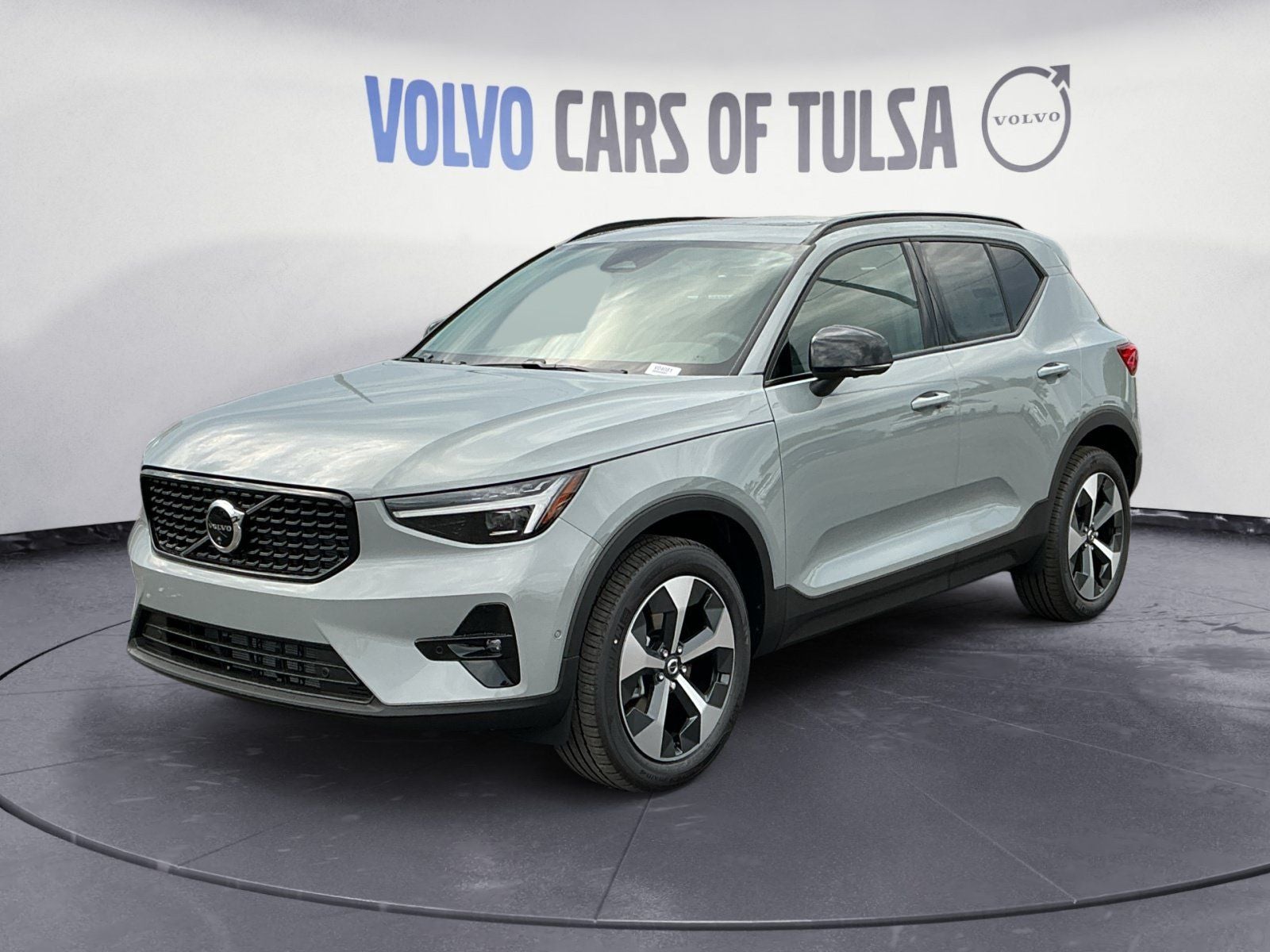 2026 Volvo XC40 B5 Plus