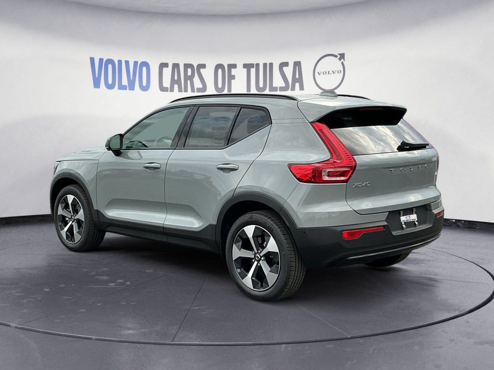 2026 Volvo XC40 B5 Plus