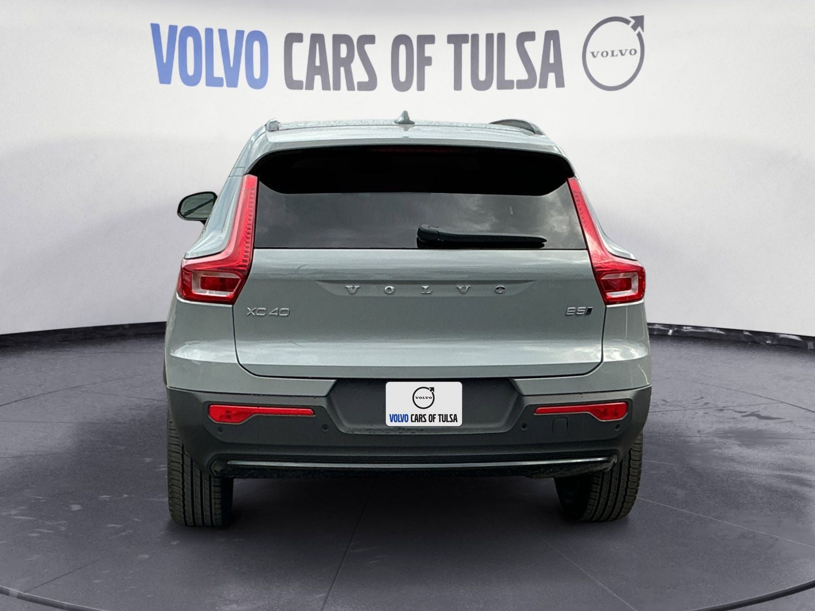 2026 Volvo XC40 B5 Plus