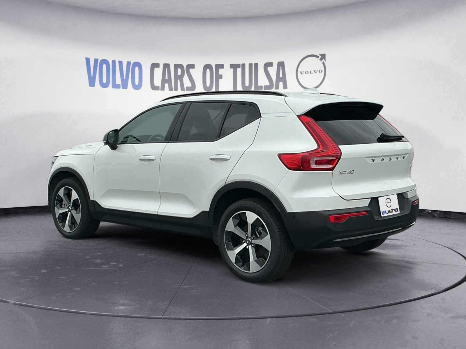 2026 Volvo XC40 B5 Plus