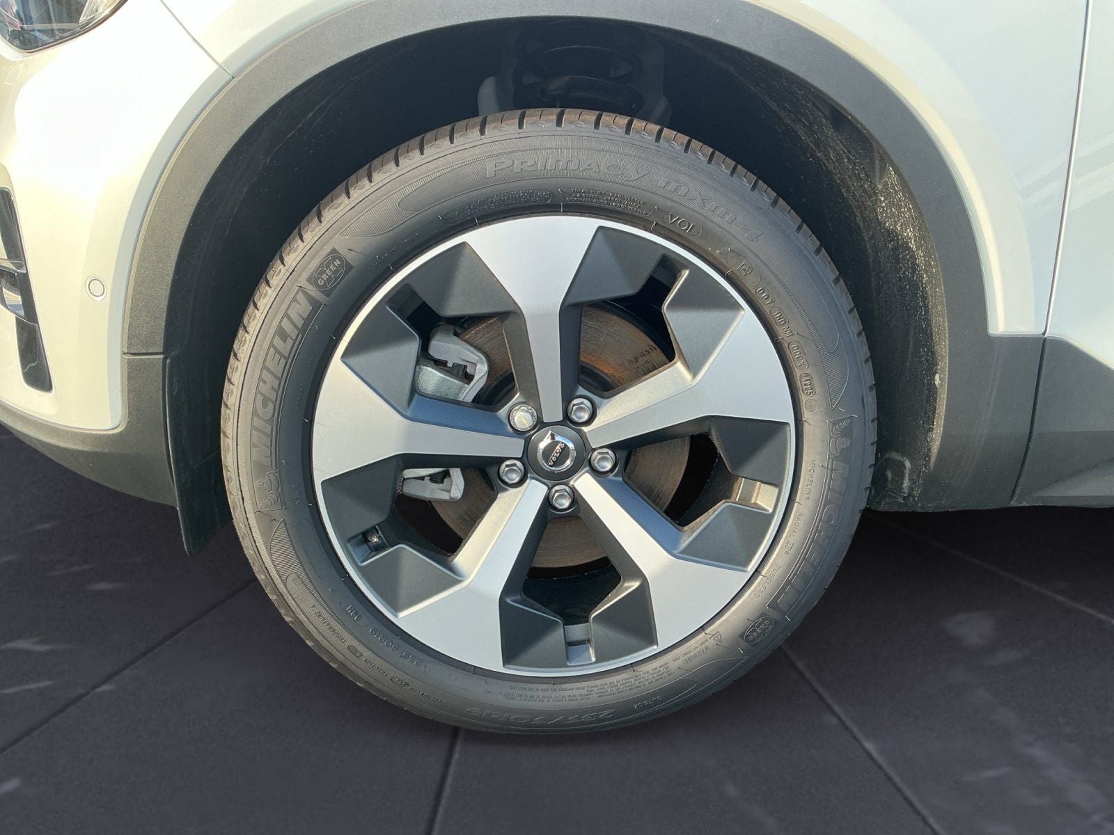 2026 Volvo XC40 B5 Plus