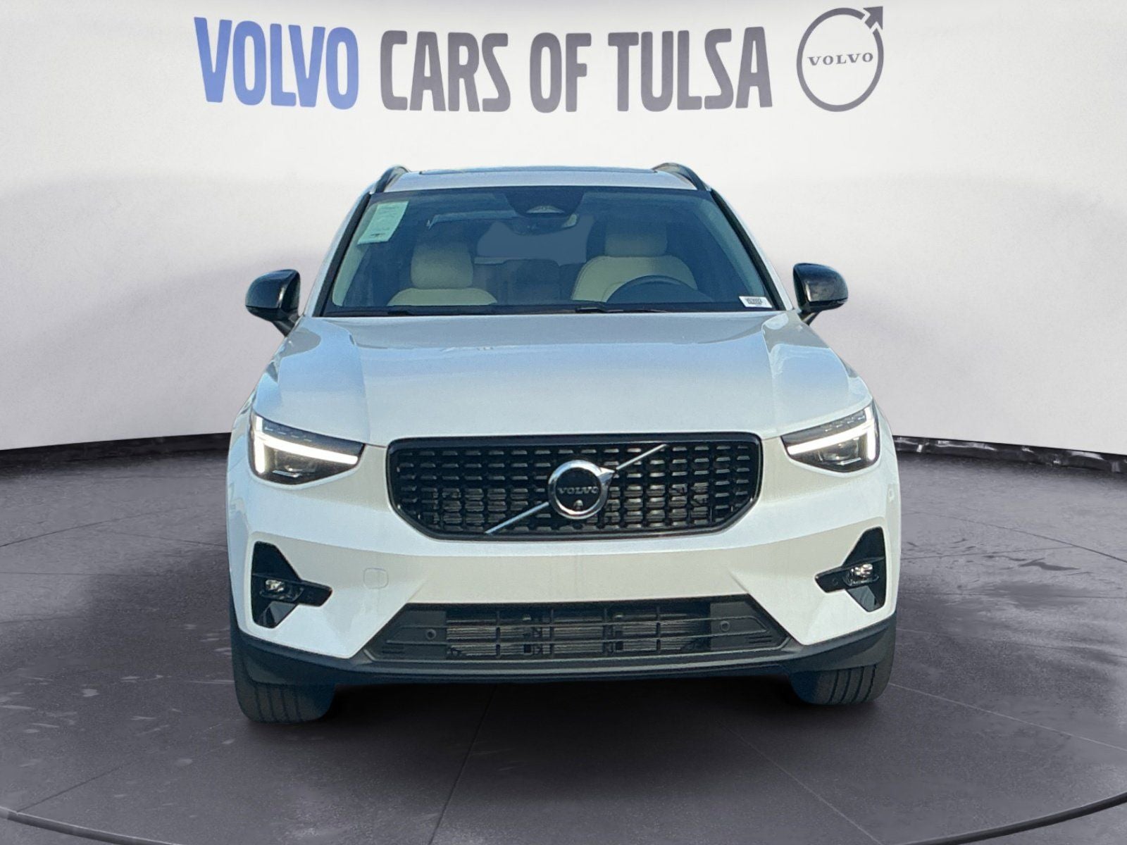 2026 Volvo XC40 B5 Plus