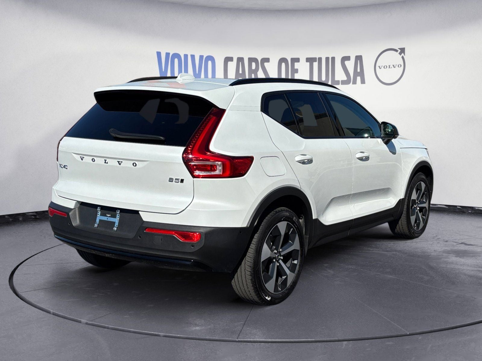 2026 Volvo XC40 B5 Plus