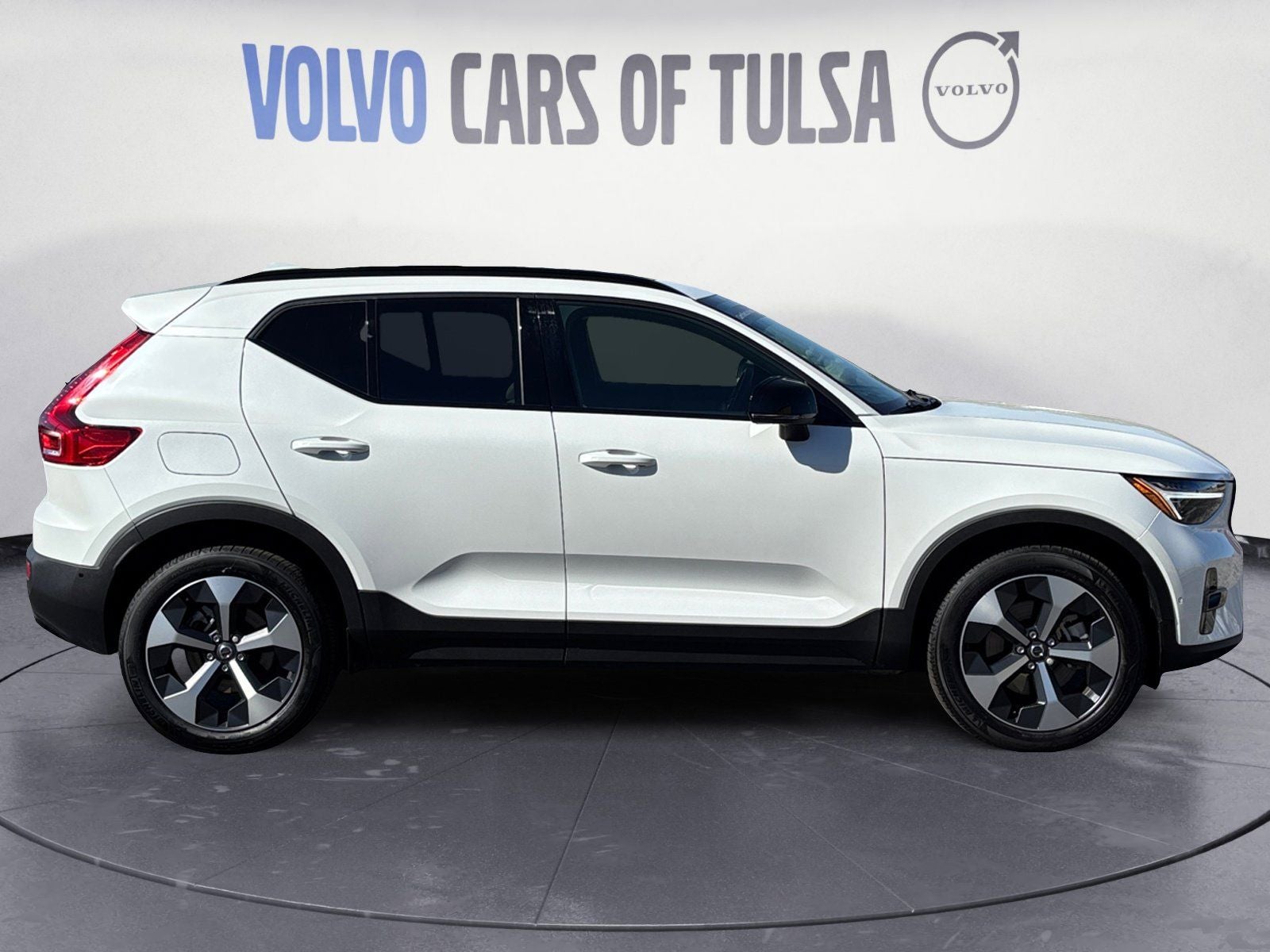 2026 Volvo XC40 B5 Plus