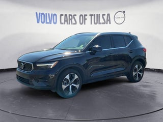 2025 Volvo XC40 B5 Plus Bright Theme