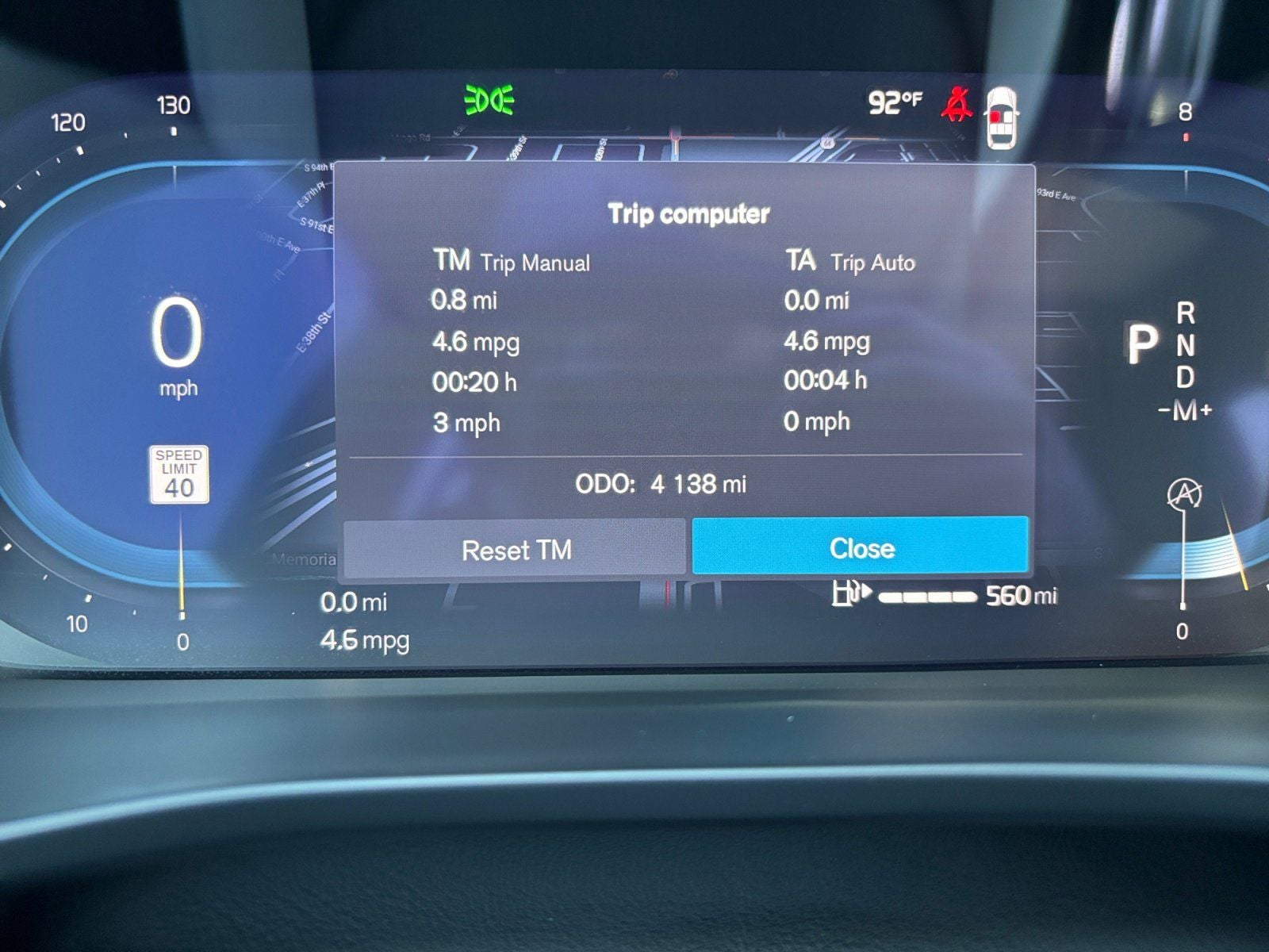 2025 Volvo XC40 B5 Ultra Bright Theme