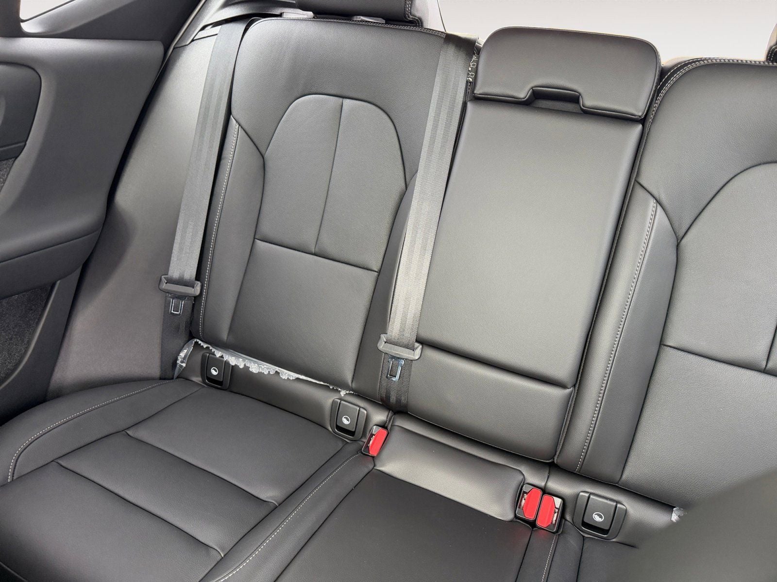 2026 Volvo XC40 B5 Core
