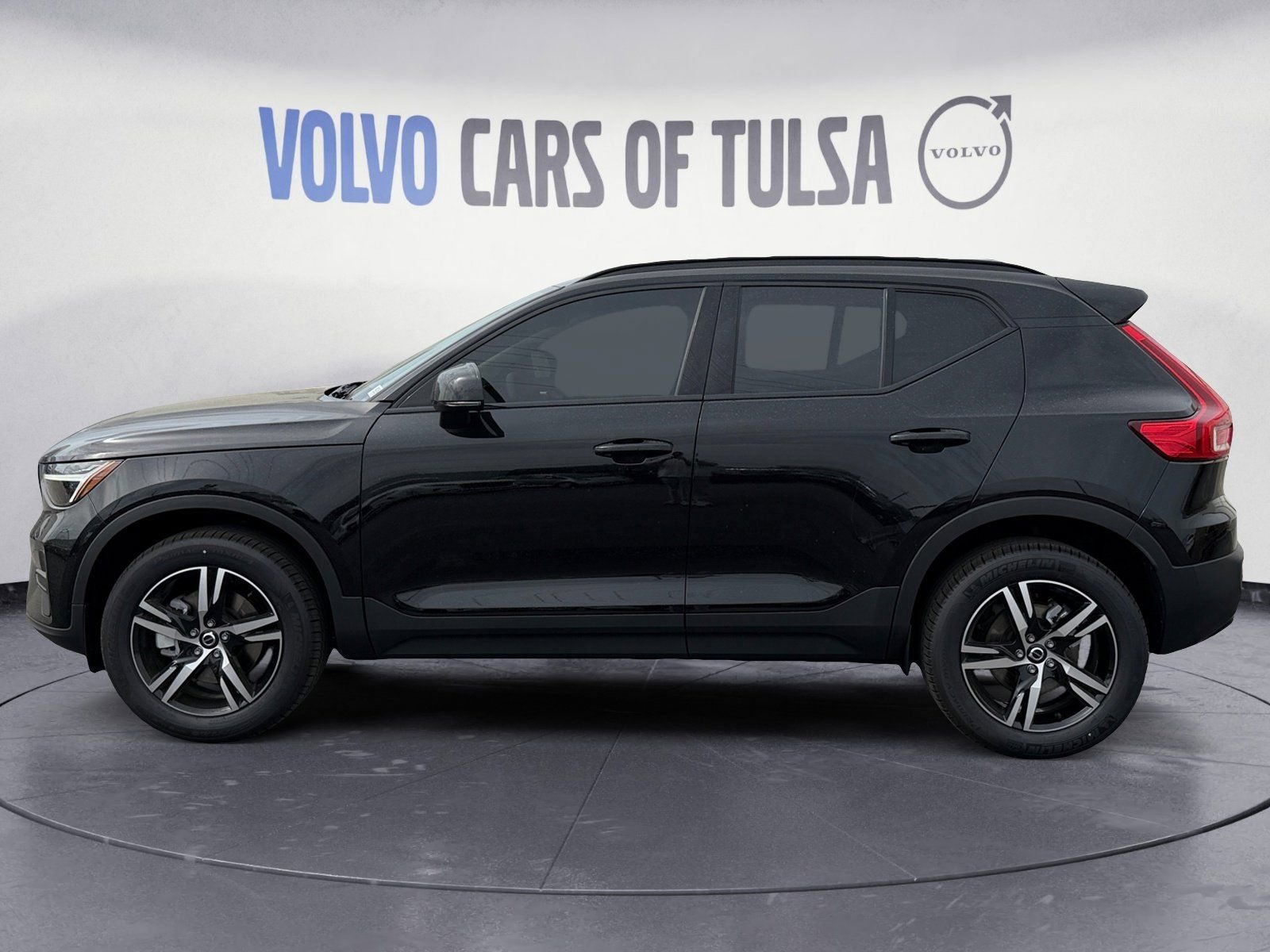 2026 Volvo XC40 B5 Core