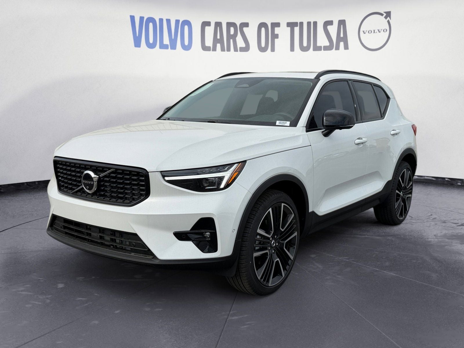 2026 Volvo XC40 B5 Ultra