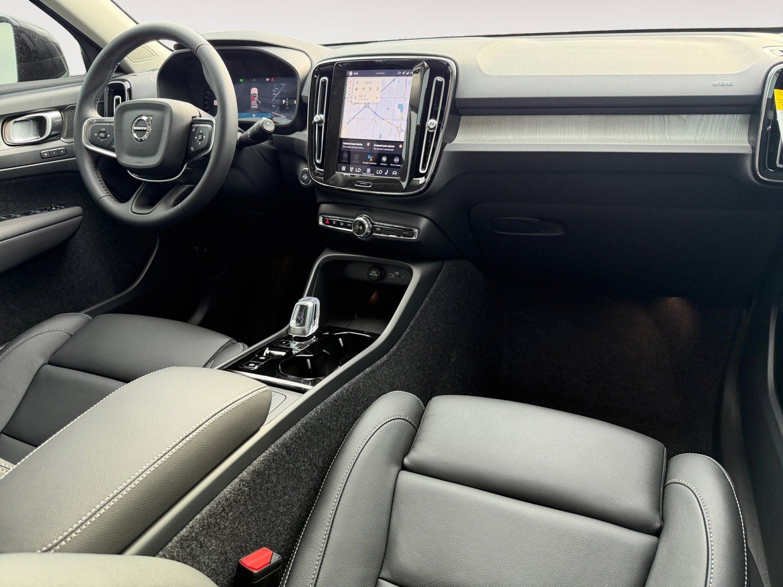 2026 Volvo XC40 B5 Ultra