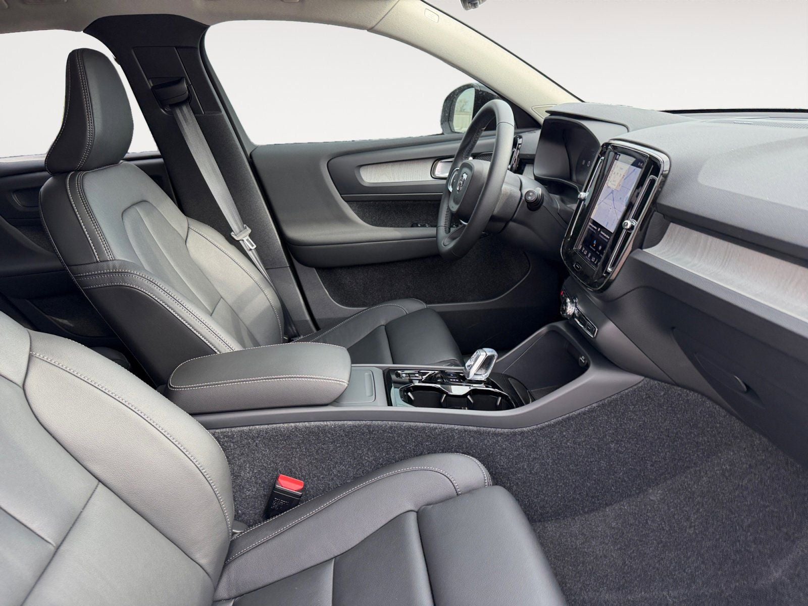 2026 Volvo XC40 B5 Ultra