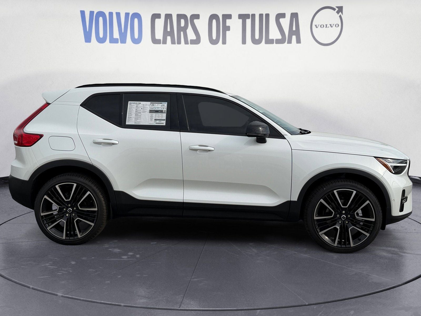 2026 Volvo XC40 B5 Ultra