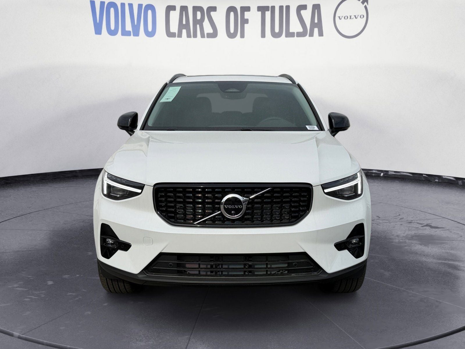 2026 Volvo XC40 B5 Ultra