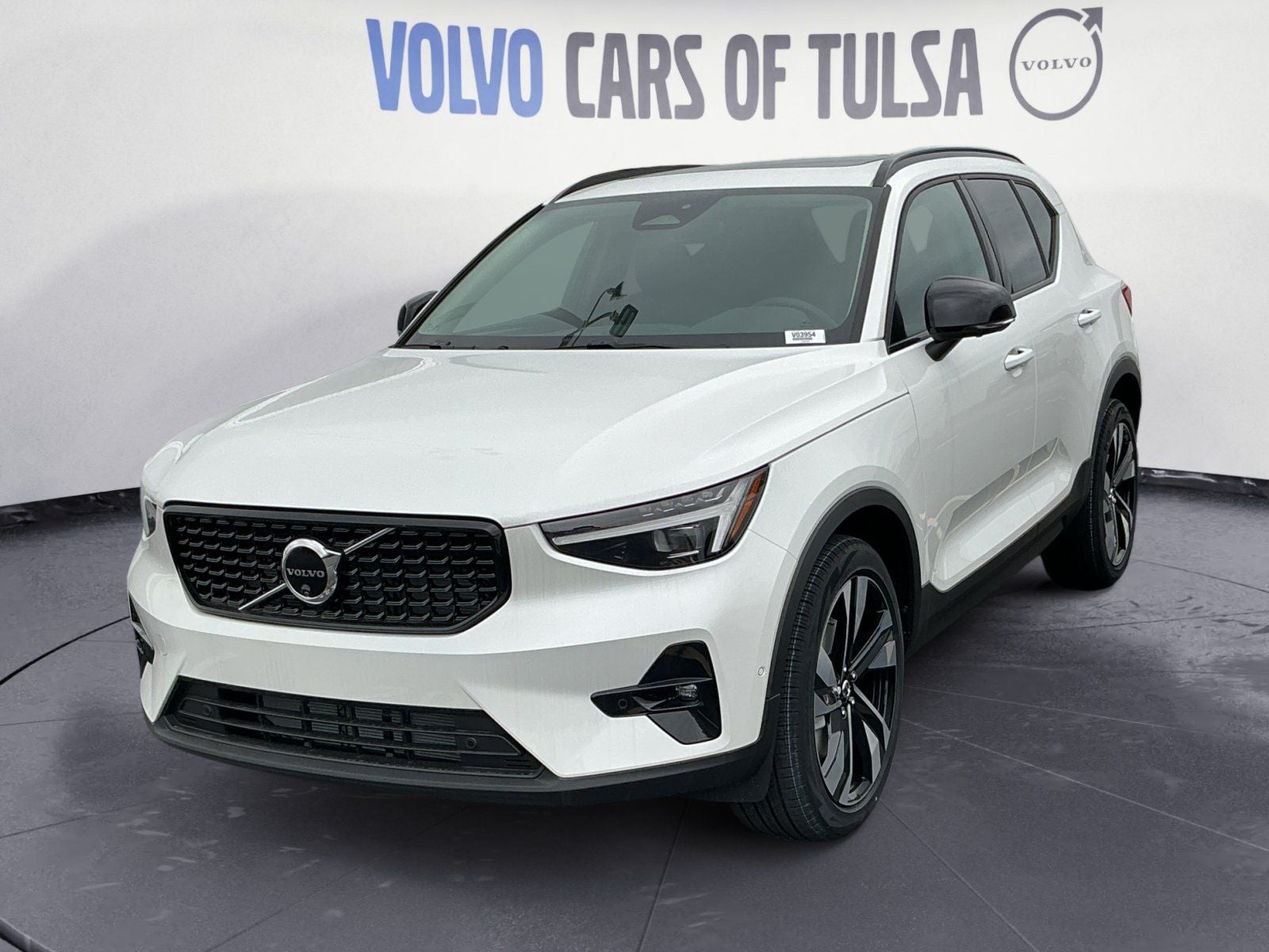 2026 Volvo XC40 B5 Ultra