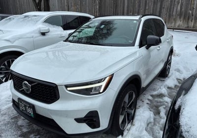 2023 Volvo XC40 B5 Plus Dark Theme