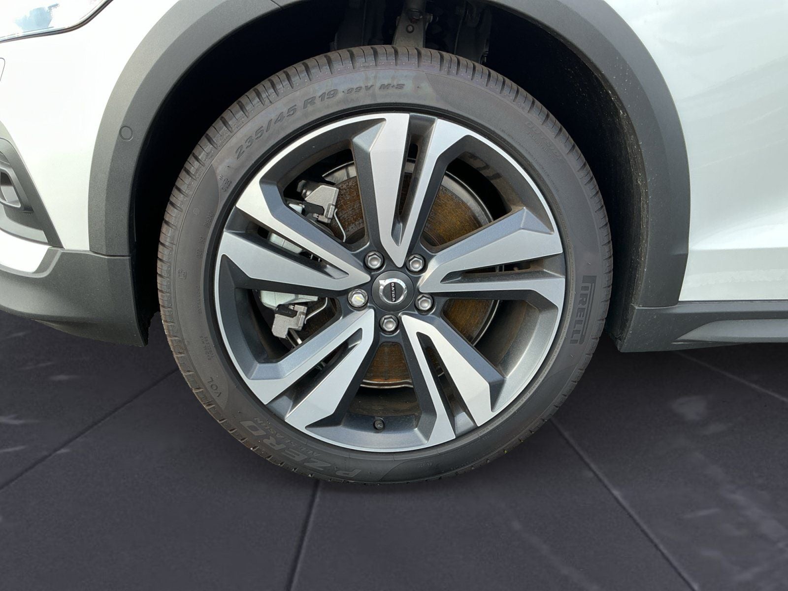 2026 Volvo V60 Cross Country B5 Plus