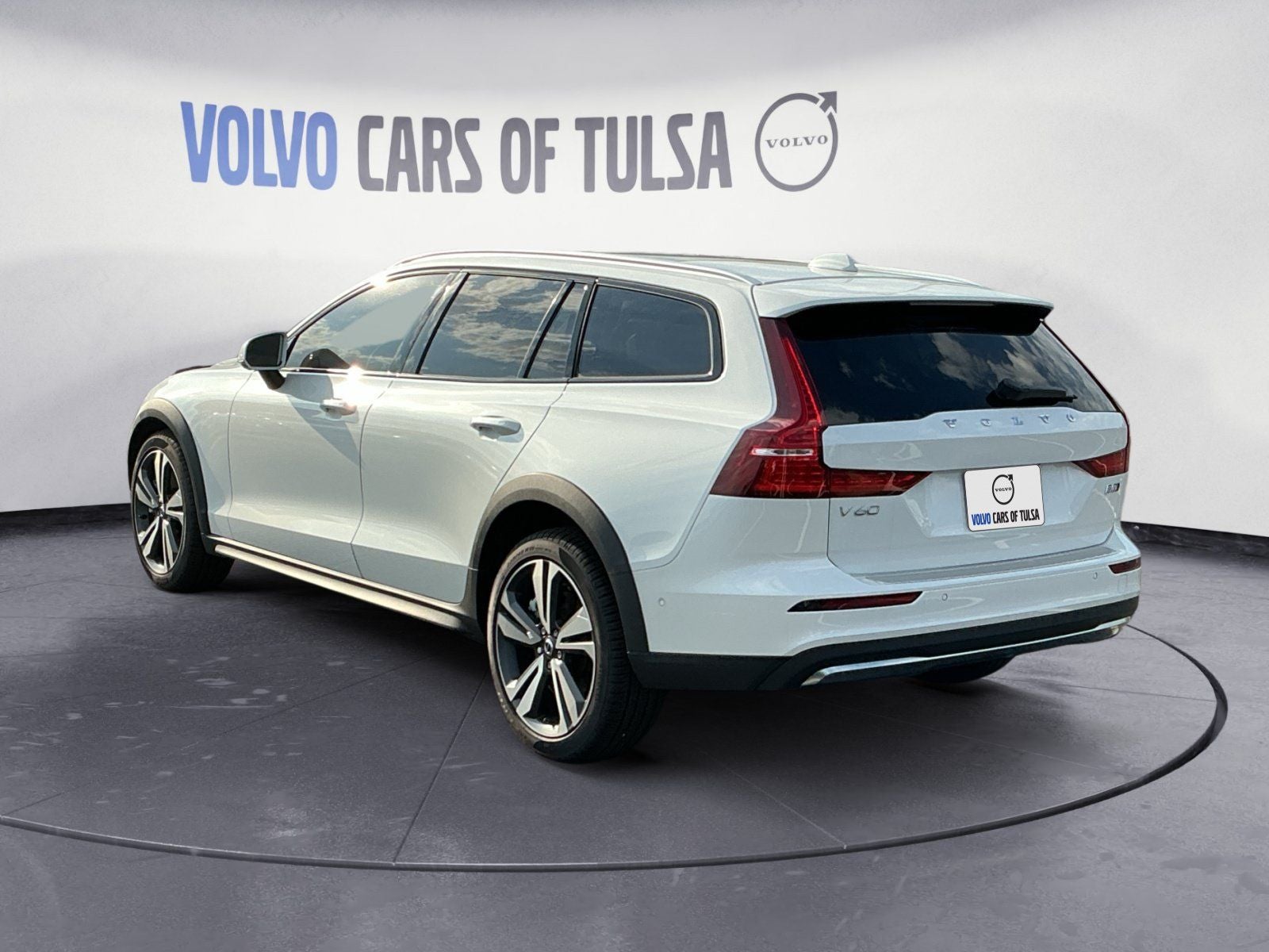 2026 Volvo V60 Cross Country B5 Plus
