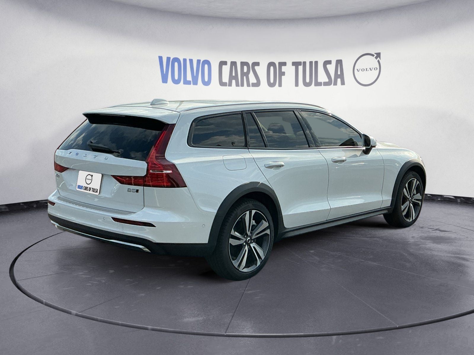 2026 Volvo V60 Cross Country B5 Plus