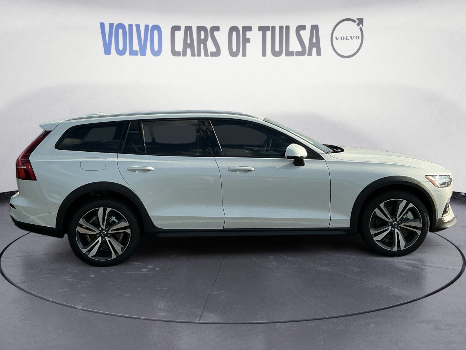 2026 Volvo V60 Cross Country B5 Plus