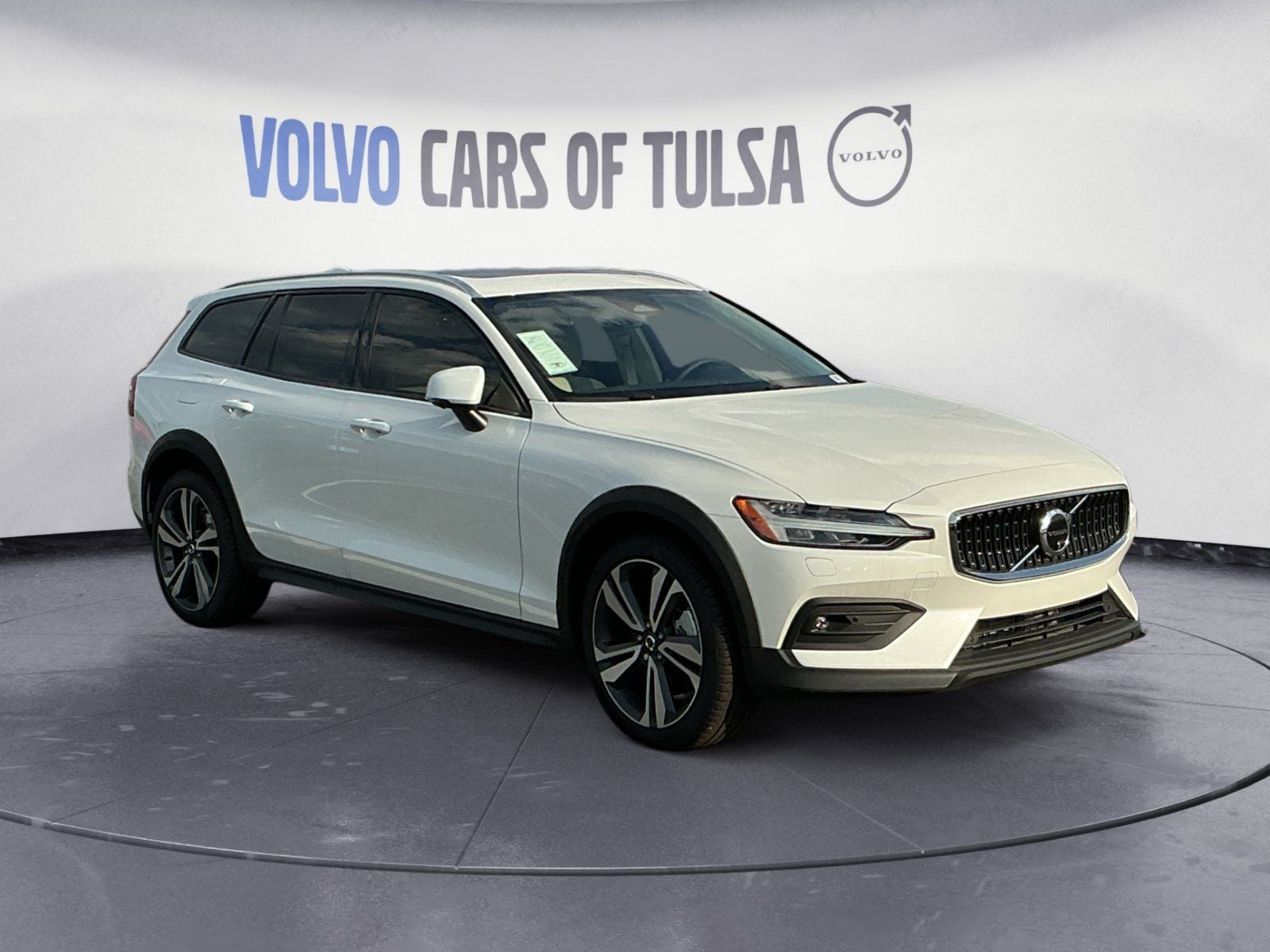 2026 Volvo V60 Cross Country B5 Plus
