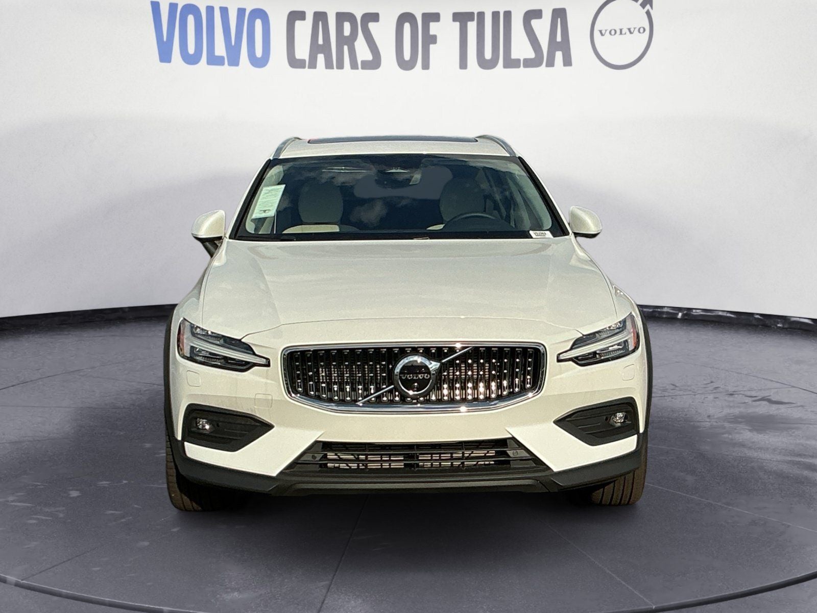 2026 Volvo V60 Cross Country B5 Plus