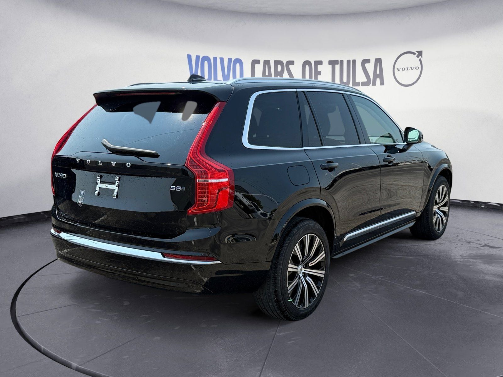 2025 Volvo XC90 B5 Plus