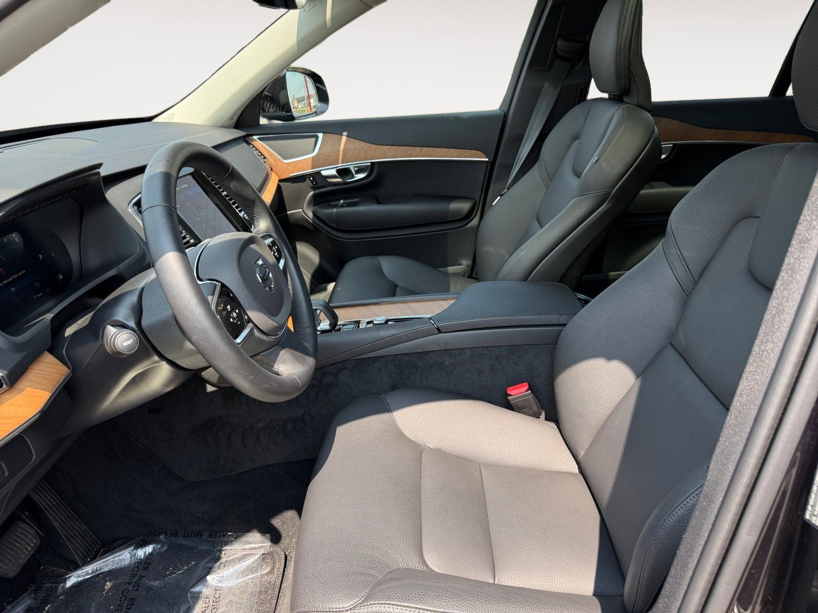 2025 Volvo XC90 B5 Plus