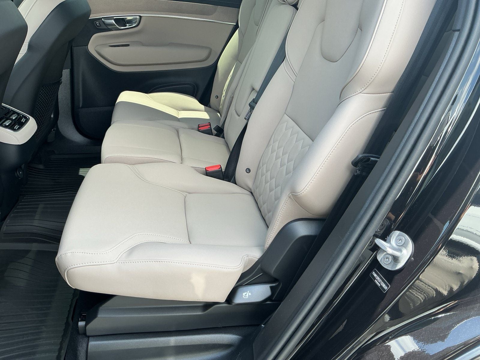 2026 Volvo XC90 B5 Plus
