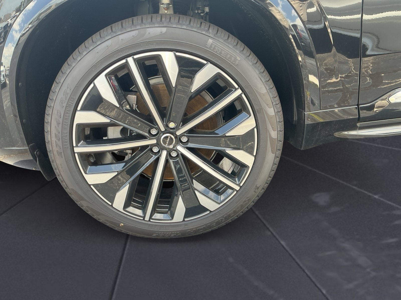 2026 Volvo XC90 B5 Plus