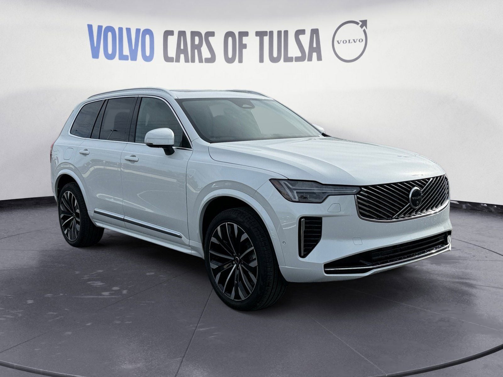 2026 Volvo XC90 B5 Plus