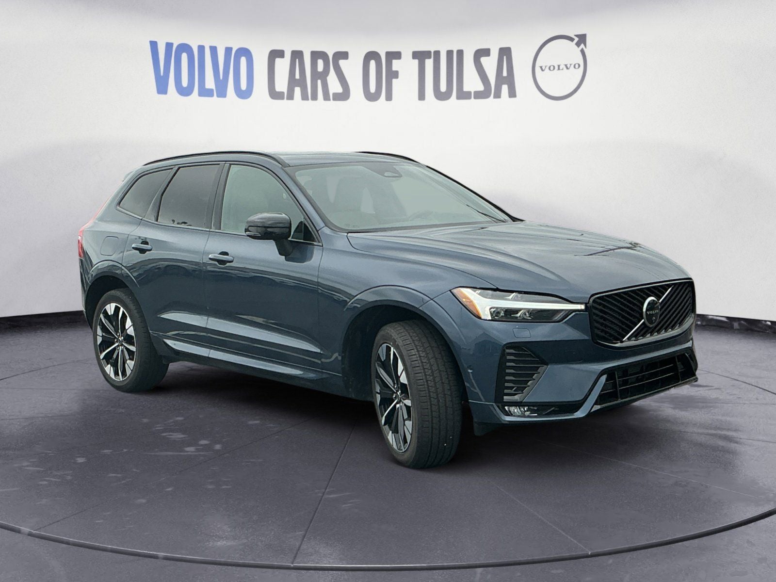 2026 Volvo XC60 B5 Plus