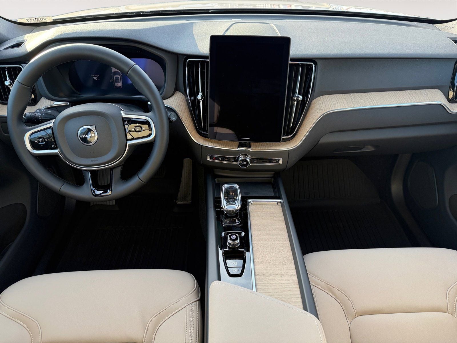 2026 Volvo XC60 B5 Plus