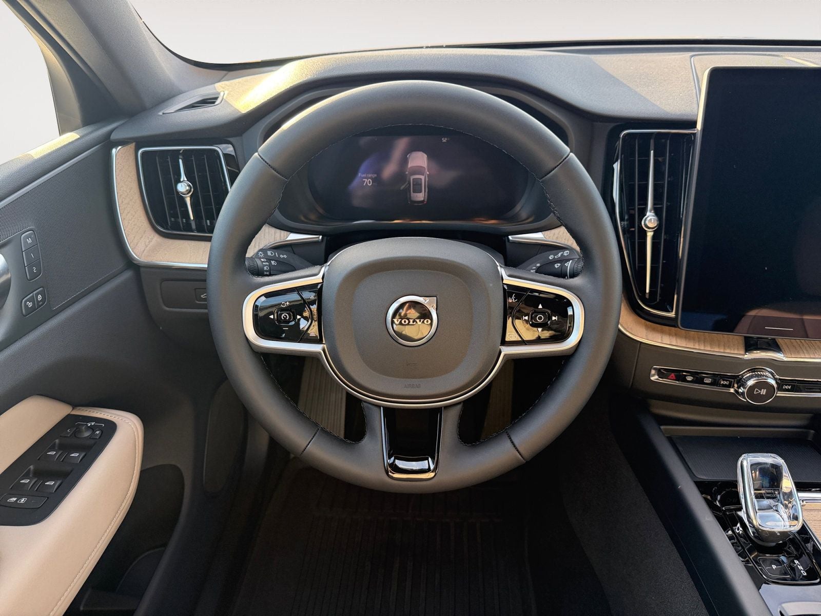 2026 Volvo XC60 B5 Plus