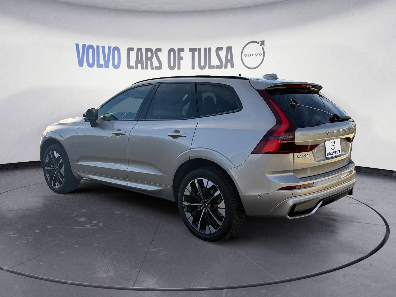 2026 Volvo XC60 B5 Plus