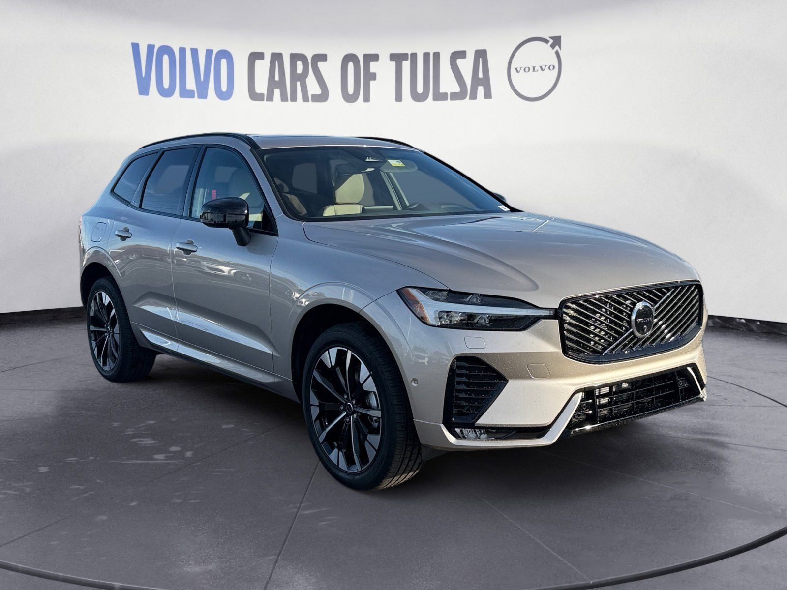 2026 Volvo XC60 B5 Plus