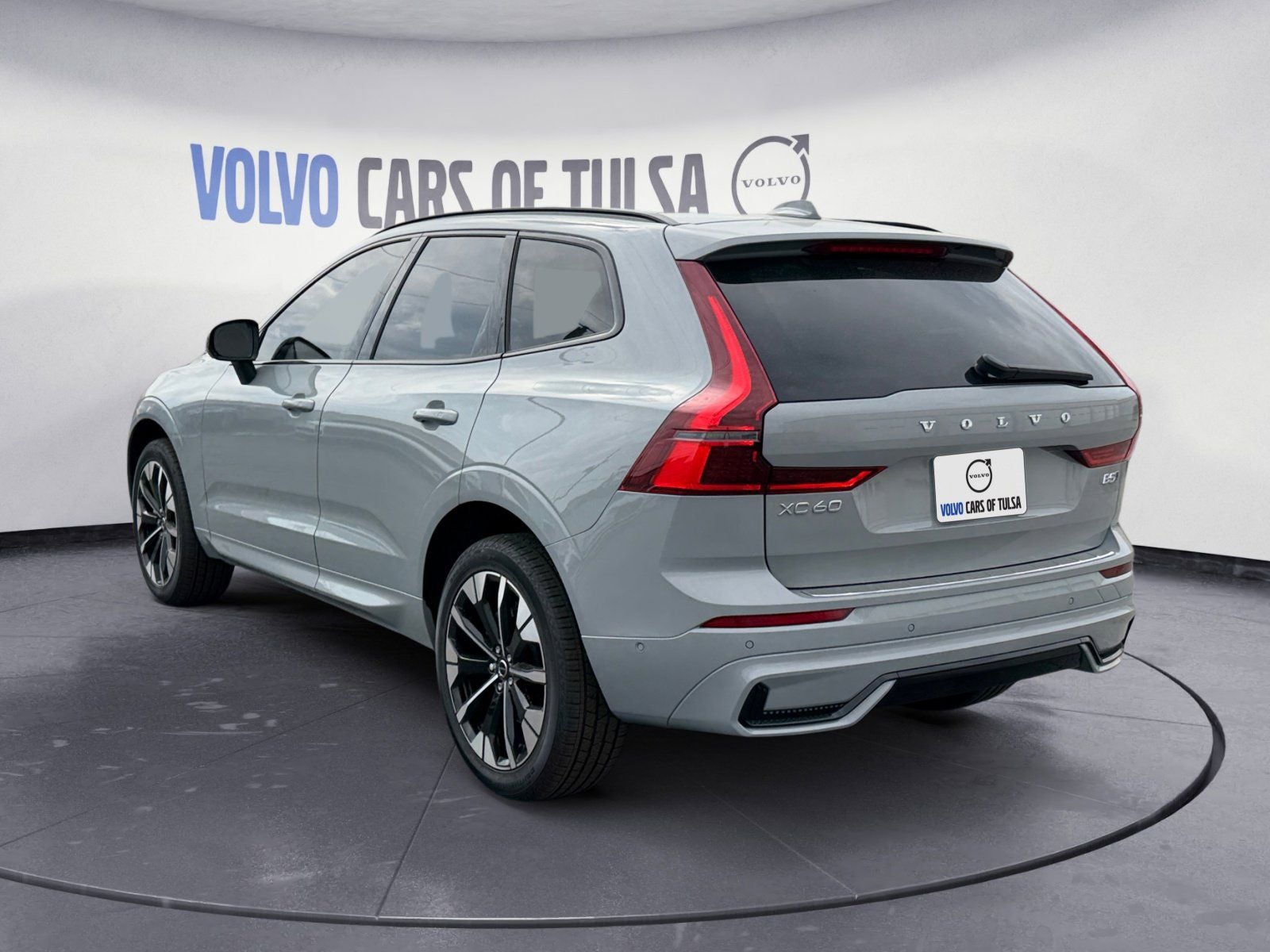 2026 Volvo XC60 B5 Plus