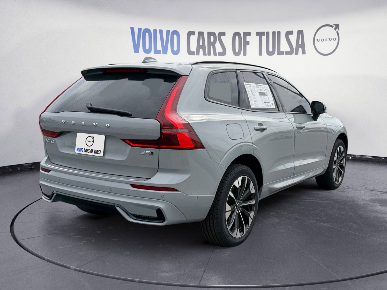 2026 Volvo XC60 B5 Plus