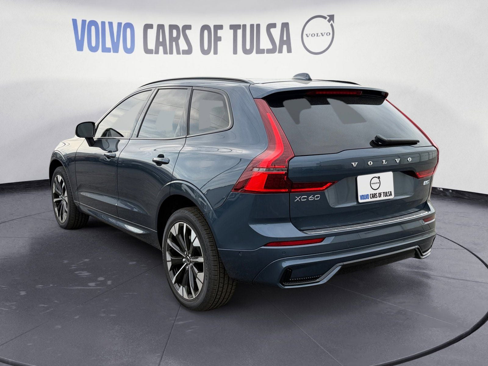 2026 Volvo XC60 B5 Plus