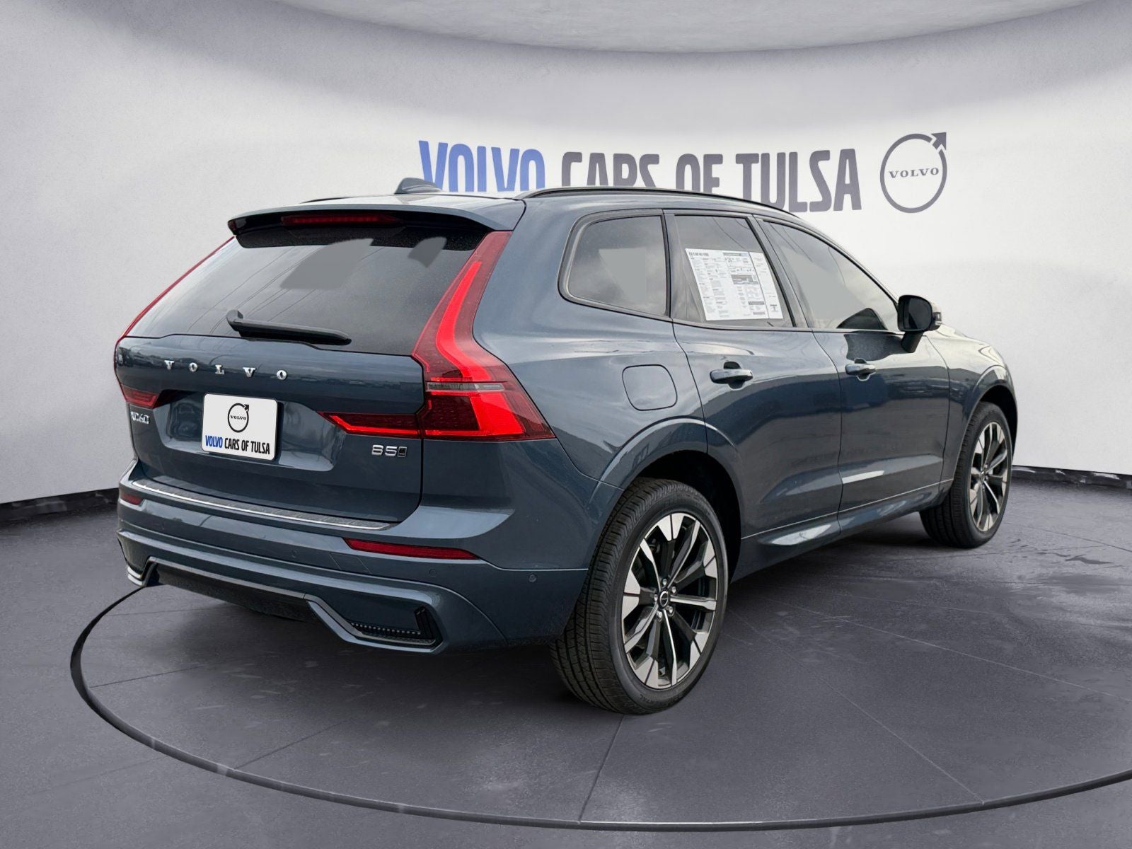 2026 Volvo XC60 B5 Plus