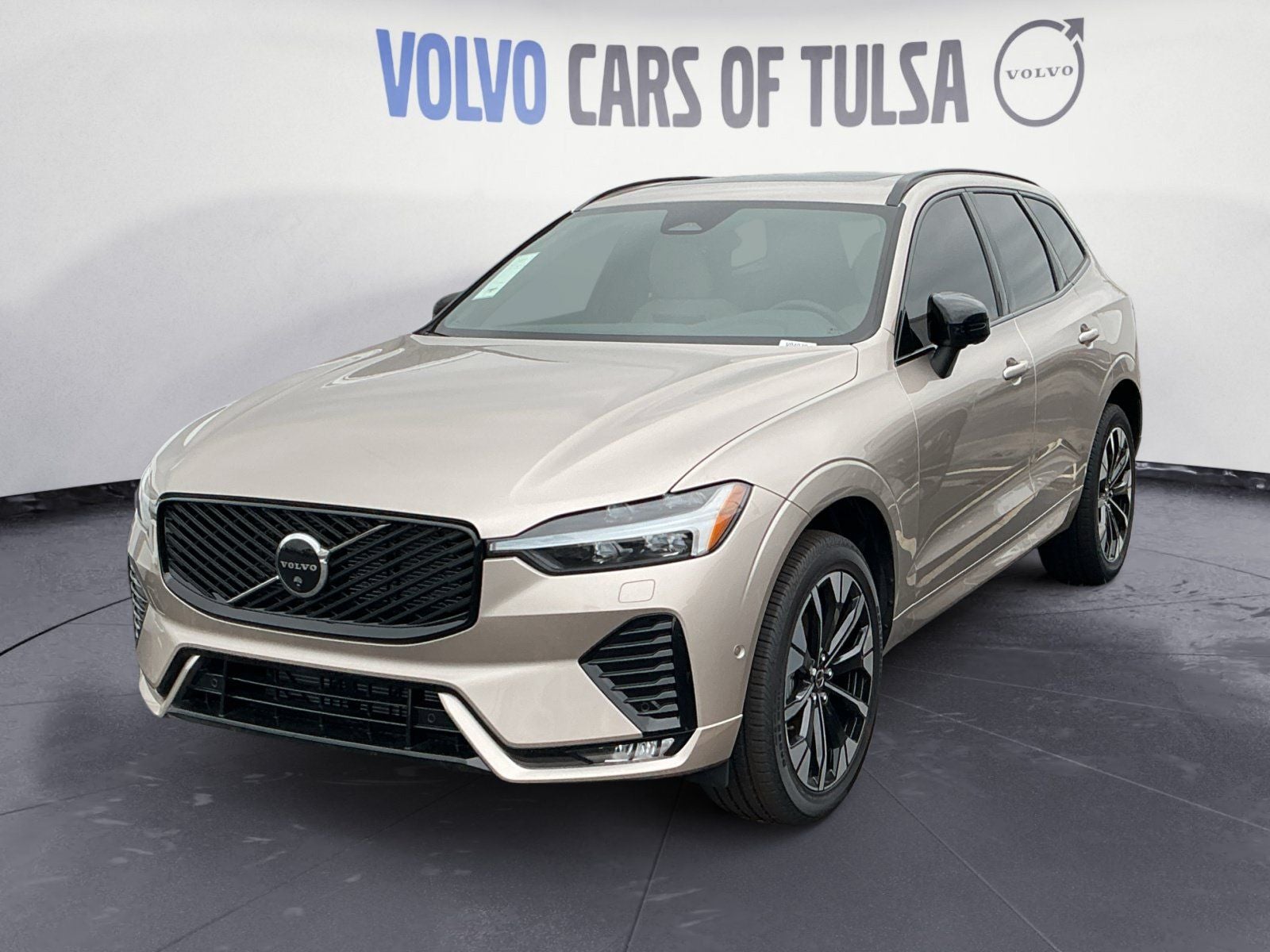 2026 Volvo XC60 B5 Plus
