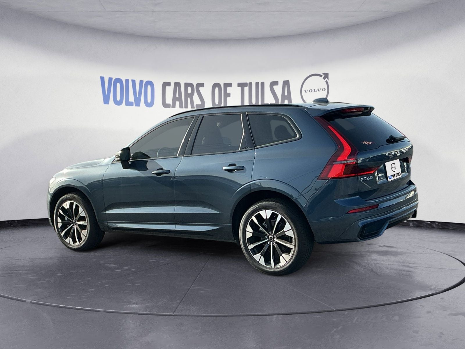 2026 Volvo XC60 B5 Plus