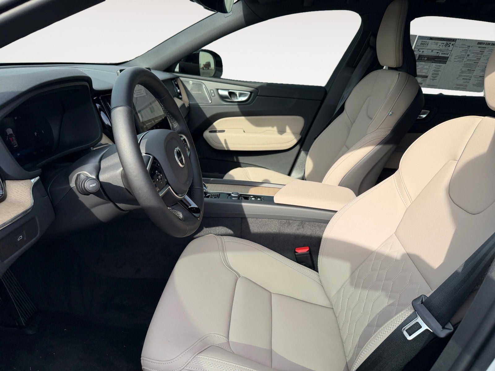 2026 Volvo XC60 B5 Plus